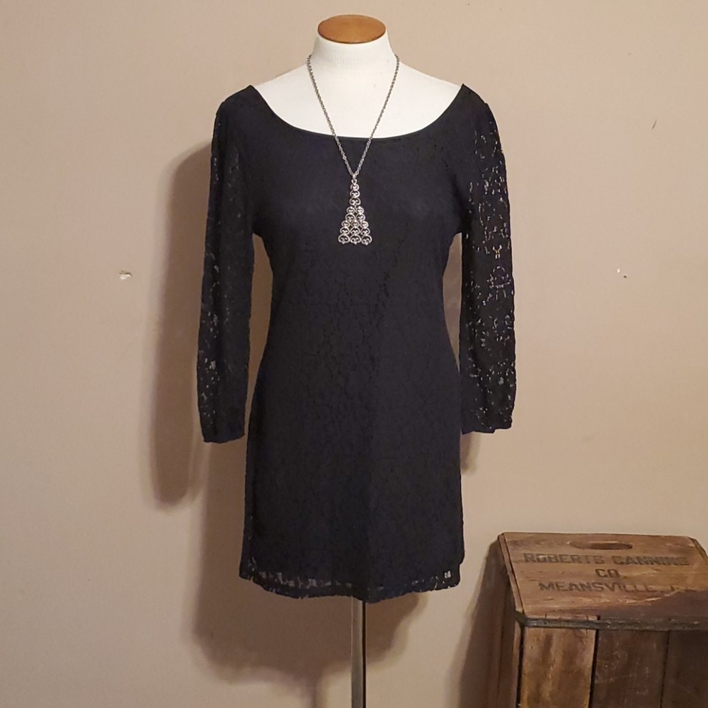 Charming Charming black lace long-sleeve dress
